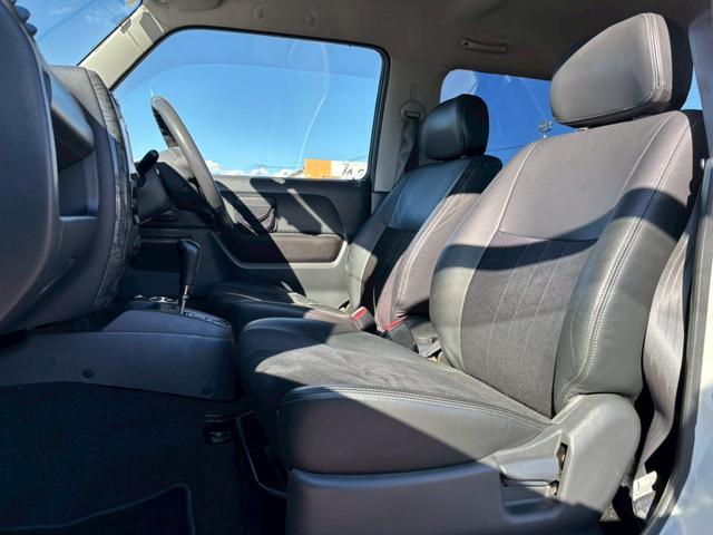 ジムニー ランドベンチャー ランドベンチャー・4WD・オートマ・ETC・社外ナビ・ワンセグTV・マニュアルエアコン・電動格納ミラー・キーレス・ルーフラック・ハーフレザー(27枚目)