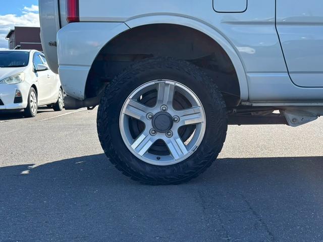 ジムニー ランドベンチャー ランドベンチャー・4WD・オートマ・ETC・社外ナビ・ワンセグTV・マニュアルエアコン・電動格納ミラー・キーレス・ルーフラック・ハーフレザー(45枚目)