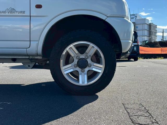 ジムニー ランドベンチャー ランドベンチャー・4WD・オートマ・ETC・社外ナビ・ワンセグTV・マニュアルエアコン・電動格納ミラー・キーレス・ルーフラック・ハーフレザー(46枚目)