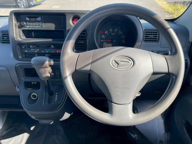 ハイゼットカーゴ ＤＸ　デラックス・令和９年６月車検・入ルーフ・オートマ・ヘッドライトレベライザー・マニュアルエアコン・純正ラジオ・オートウィンドウ（18枚目）