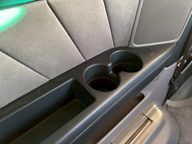 アルファードＧ 　ＡＳ　プライムセレクション・ナビ・バックモニター・両側電動スライドドア・社外ＡＷ・電動格納ミラー・キーレス・オートエアコン・８人乗り（33枚目）