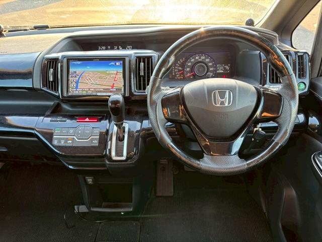 ステップワゴンスパーダ S スパーダS 車検令和9年4月・社外ナビ・エアロ・純正17インチアルミ・左側パワースライドドア・バックカメラ・テレビ・フリップダウンモニター・オートエアコン・ETC・電動格納ミラー・シートカバー(18枚目)