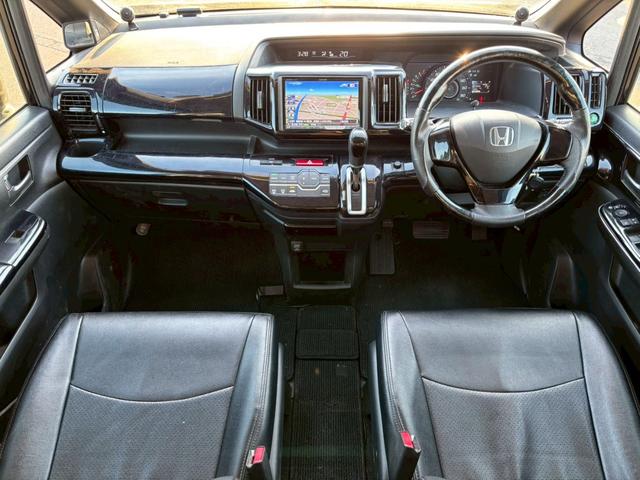 ステップワゴンスパーダ S スパーダS 車検令和9年4月・社外ナビ・エアロ・純正17インチアルミ・左側パワースライドドア・バックカメラ・テレビ・フリップダウンモニター・オートエアコン・ETC・電動格納ミラー・シートカバー(20枚目)