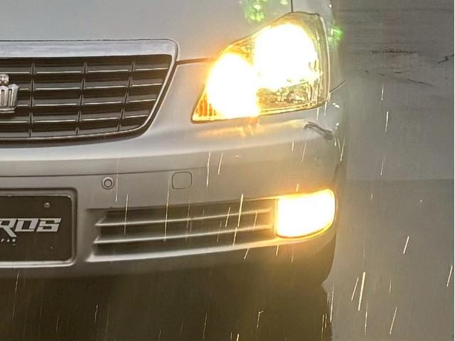 クラウン ２．５ロイヤルサルーン　プレミアムエディション　２．５ロイヤルサルーンプレミアムエディション　純正ナビ・バックカメラ・純正１６インチアルミホイール・デュアルオートエアコン・ＥＴＣ・電動格納ミラー・クルーズコントロール（11枚目）