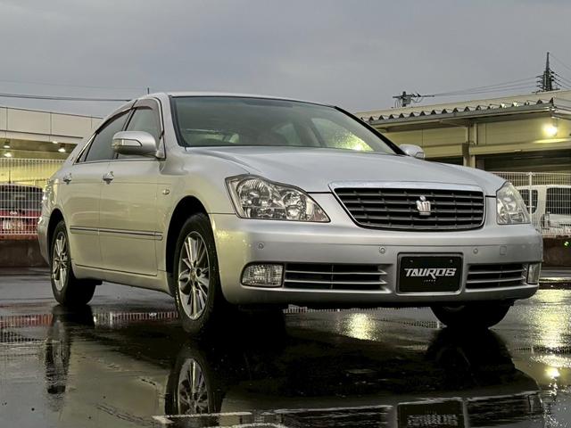 クラウン ２．５ロイヤルサルーン　プレミアムエディション　２．５ロイヤルサルーンプレミアムエディション　純正ナビ・バックカメラ・純正１６インチアルミホイール・デュアルオートエアコン・ＥＴＣ・電動格納ミラー・クルーズコントロール（12枚目）