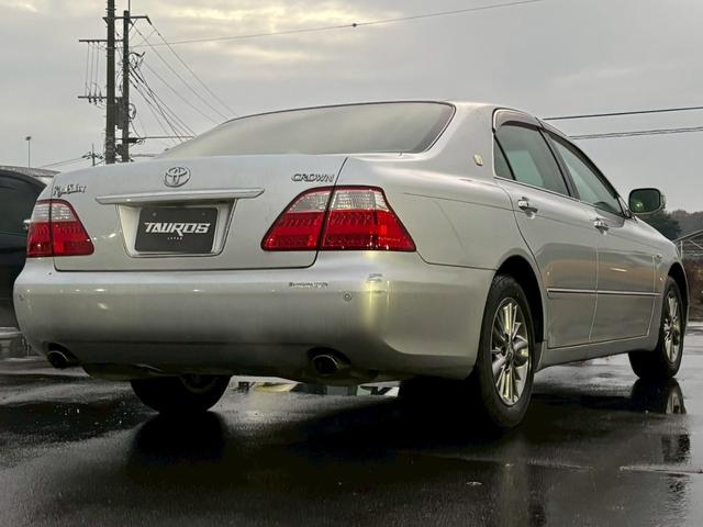 クラウン ２．５ロイヤルサルーン　プレミアムエディション　２．５ロイヤルサルーンプレミアムエディション　純正ナビ・バックカメラ・純正１６インチアルミホイール・デュアルオートエアコン・ＥＴＣ・電動格納ミラー・クルーズコントロール（14枚目）