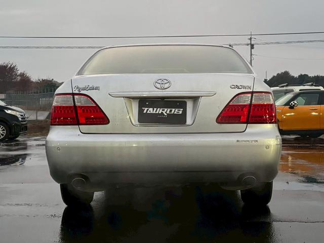 クラウン ２．５ロイヤルサルーン　プレミアムエディション　２．５ロイヤルサルーンプレミアムエディション　純正ナビ・バックカメラ・純正１６インチアルミホイール・デュアルオートエアコン・ＥＴＣ・電動格納ミラー・クルーズコントロール（15枚目）