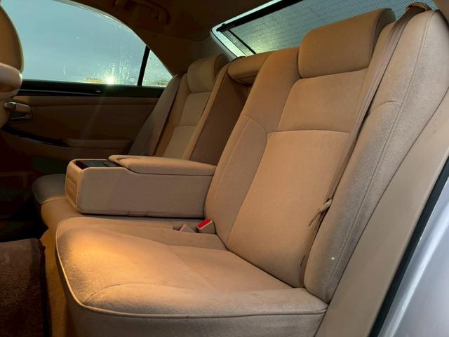 クラウン ２．５ロイヤルサルーン　プレミアムエディション　２．５ロイヤルサルーンプレミアムエディション　純正ナビ・バックカメラ・純正１６インチアルミホイール・デュアルオートエアコン・ＥＴＣ・電動格納ミラー・クルーズコントロール（26枚目）