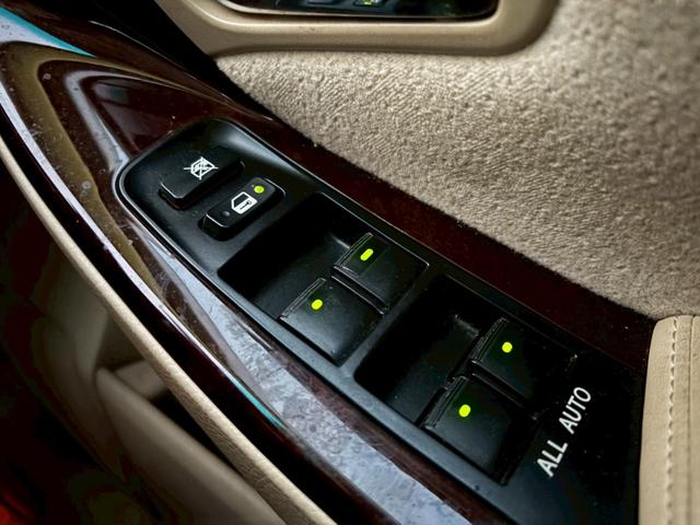 クラウン ２．５ロイヤルサルーン　プレミアムエディション　２．５ロイヤルサルーンプレミアムエディション　純正ナビ・バックカメラ・純正１６インチアルミホイール・デュアルオートエアコン・ＥＴＣ・電動格納ミラー・クルーズコントロール（37枚目）