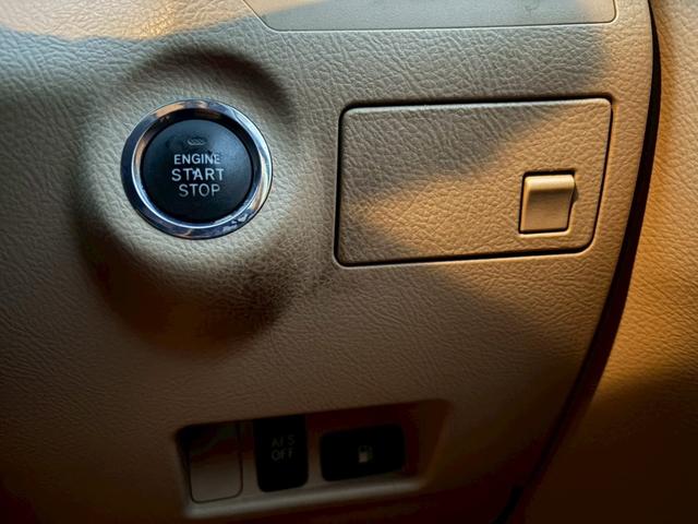 クラウン ２．５ロイヤルサルーン　プレミアムエディション　２．５ロイヤルサルーンプレミアムエディション　純正ナビ・バックカメラ・純正１６インチアルミホイール・デュアルオートエアコン・ＥＴＣ・電動格納ミラー・クルーズコントロール（41枚目）