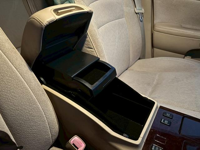 クラウン ２．５ロイヤルサルーン　プレミアムエディション　２．５ロイヤルサルーンプレミアムエディション　純正ナビ・バックカメラ・純正１６インチアルミホイール・デュアルオートエアコン・ＥＴＣ・電動格納ミラー・クルーズコントロール（57枚目）