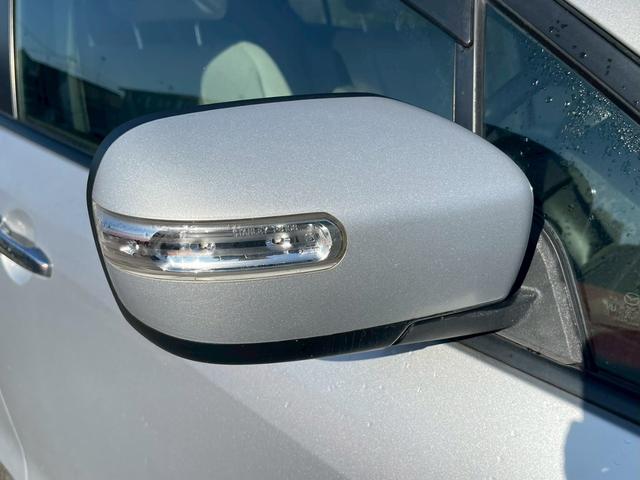 ＭＰＶ ２３Ｃ　スポーティパッケージ　Ｕスタイル　ナビ・両側パワースライドドア・バックカメラ・オットマン・テレビ・純正１７インチアルミホイール・オートエアコン・ＥＴＣ・スマートキー（15枚目）