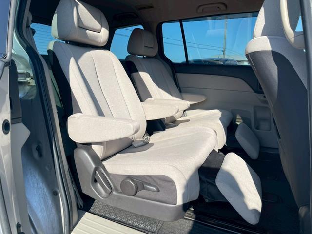 ＭＰＶ ２３Ｃ　スポーティパッケージ　Ｕスタイル　ナビ・両側パワースライドドア・バックカメラ・オットマン・テレビ・純正１７インチアルミホイール・オートエアコン・ＥＴＣ・スマートキー（24枚目）