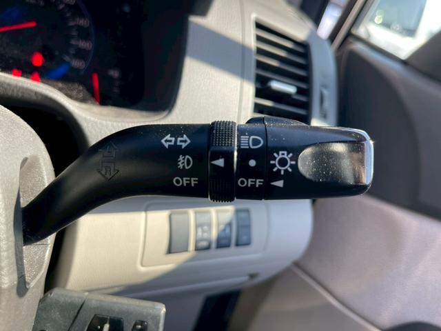 ＭＰＶ ２３Ｃ　スポーティパッケージ　Ｕスタイル　ナビ・両側パワースライドドア・バックカメラ・オットマン・テレビ・純正１７インチアルミホイール・オートエアコン・ＥＴＣ・スマートキー（35枚目）