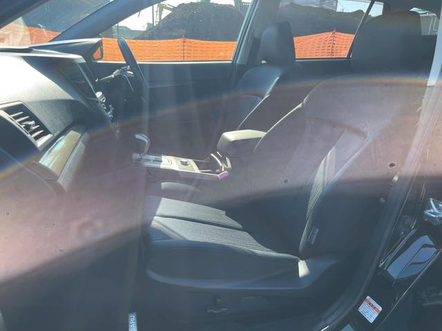 レガシィツーリングワゴン ２．５ｉアイサイト　車検令和９年３月・ナビ・テレビ・バックカメラ・純正１７インチアルミホイール・オートエアコン・スマートキープッシュスタート・アイサイト・電動格納ミラー（18枚目）