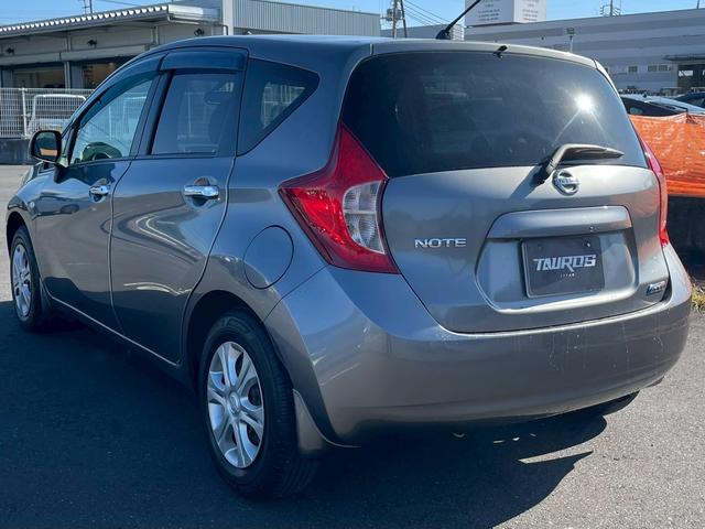 ノート メダリスト　純正ナビ／ＴＶフルセグ／全周囲モニター／ハーフレザーシート／プッシュスタート／キーレス／ＥＴＣ／アームレスト／サイドバイザー（13枚目）