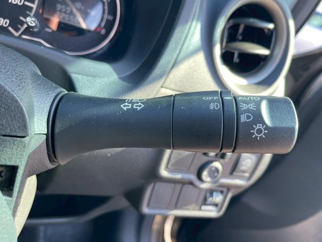 ノート メダリスト　純正ナビ／ＴＶフルセグ／全周囲モニター／ハーフレザーシート／プッシュスタート／キーレス／ＥＴＣ／アームレスト／サイドバイザー（28枚目）