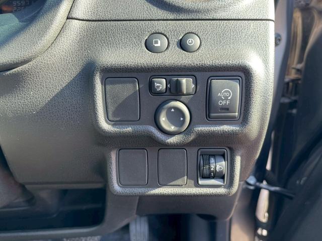 ノート メダリスト　純正ナビ／ＴＶフルセグ／全周囲モニター／ハーフレザーシート／プッシュスタート／キーレス／ＥＴＣ／アームレスト／サイドバイザー（29枚目）