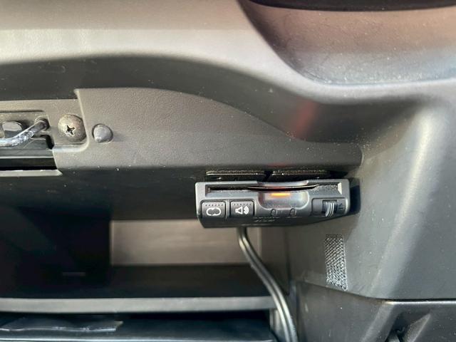 ノート メダリスト　純正ナビ／ＴＶフルセグ／全周囲モニター／ハーフレザーシート／プッシュスタート／キーレス／ＥＴＣ／アームレスト／サイドバイザー（30枚目）