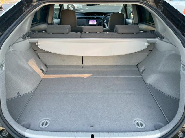 プリウス Sツーリングセレクション 社外ナビ/TVフルセグ/ビルトインETC/バックモニター/プッシュスタート/純正AW/オートエアコン/ドライブレコーダー前(20枚目)