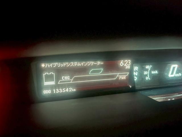 プリウス Sツーリングセレクション 社外ナビ/TVフルセグ/ビルトインETC/バックモニター/プッシュスタート/純正AW/オートエアコン/ドライブレコーダー前(28枚目)