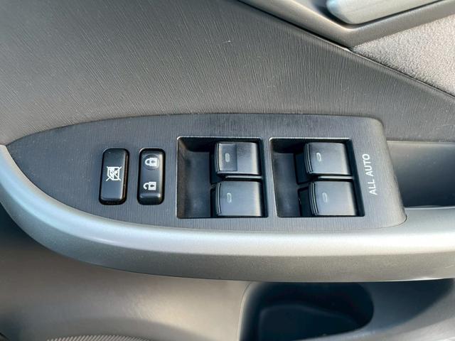 プリウス Sツーリングセレクション 社外ナビ/TVフルセグ/ビルトインETC/バックモニター/プッシュスタート/純正AW/オートエアコン/ドライブレコーダー前(37枚目)