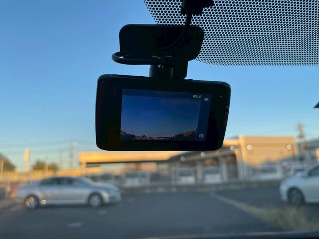 プリウス Sツーリングセレクション 社外ナビ/TVフルセグ/ビルトインETC/バックモニター/プッシュスタート/純正AW/オートエアコン/ドライブレコーダー前(38枚目)