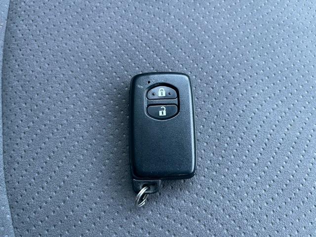 プリウス Sツーリングセレクション 社外ナビ/TVフルセグ/ビルトインETC/バックモニター/プッシュスタート/純正AW/オートエアコン/ドライブレコーダー前(39枚目)