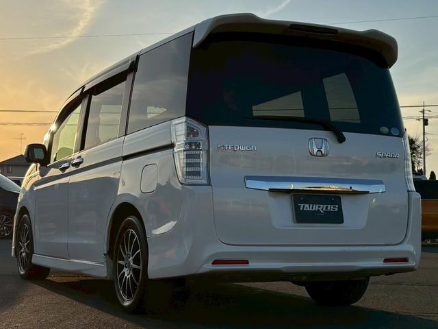 ステップワゴンスパーダ Ｓ　８人乗り・ナビ・テレビ・バックカメラ・社外１６インチアルミ・スペアタイヤ・オートエアコン・オートライト・ＥＴＣ・スマートキー・両側パワースライドドア・クルーズコントロール（16枚目）