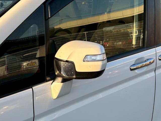 ステップワゴンスパーダ Ｓ　８人乗り・ナビ・テレビ・バックカメラ・社外１６インチアルミ・スペアタイヤ・オートエアコン・オートライト・ＥＴＣ・スマートキー・両側パワースライドドア・クルーズコントロール（19枚目）