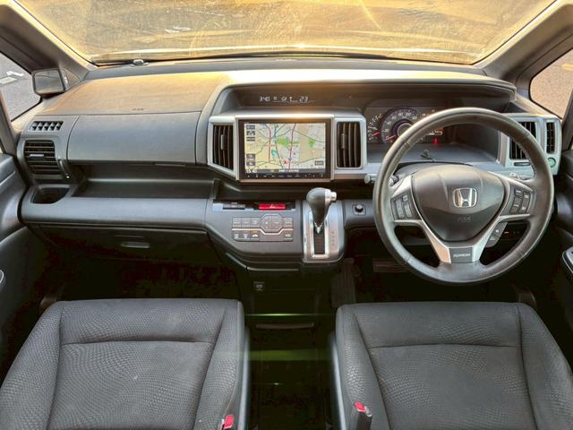 ステップワゴンスパーダ Ｓ　８人乗り・ナビ・テレビ・バックカメラ・社外１６インチアルミ・スペアタイヤ・オートエアコン・オートライト・ＥＴＣ・スマートキー・両側パワースライドドア・クルーズコントロール（22枚目）