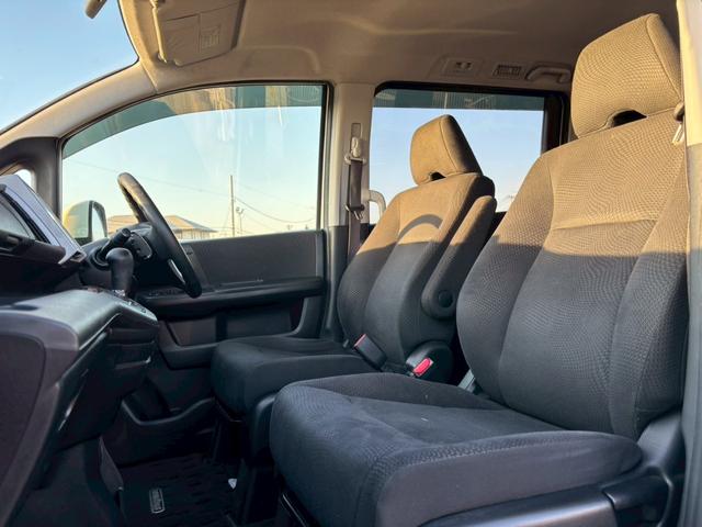 ステップワゴンスパーダ Ｓ　８人乗り・ナビ・テレビ・バックカメラ・社外１６インチアルミ・スペアタイヤ・オートエアコン・オートライト・ＥＴＣ・スマートキー・両側パワースライドドア・クルーズコントロール（31枚目）