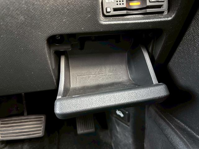 ステップワゴンスパーダ Ｓ　８人乗り・ナビ・テレビ・バックカメラ・社外１６インチアルミ・スペアタイヤ・オートエアコン・オートライト・ＥＴＣ・スマートキー・両側パワースライドドア・クルーズコントロール（54枚目）