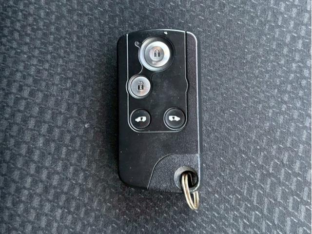 ステップワゴンスパーダ Ｓ　８人乗り・ナビ・テレビ・バックカメラ・社外１６インチアルミ・スペアタイヤ・オートエアコン・オートライト・ＥＴＣ・スマートキー・両側パワースライドドア・クルーズコントロール（56枚目）