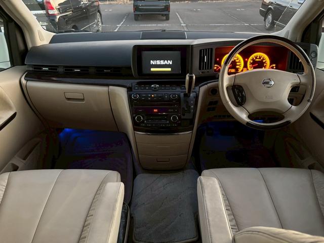 エルグランド ライダー 車検令和9年8月・ワンオーナー・4WD・サンルーフ・白本革・両側パワースライドドア・バックカメラ・社外18インチアルミホイール・オートエアコン(21枚目)