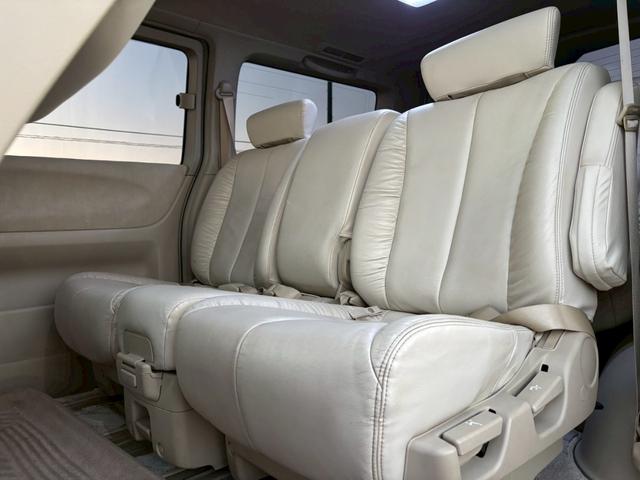 エルグランド ライダー 車検令和9年8月・ワンオーナー・4WD・サンルーフ・白本革・両側パワースライドドア・バックカメラ・社外18インチアルミホイール・オートエアコン(25枚目)