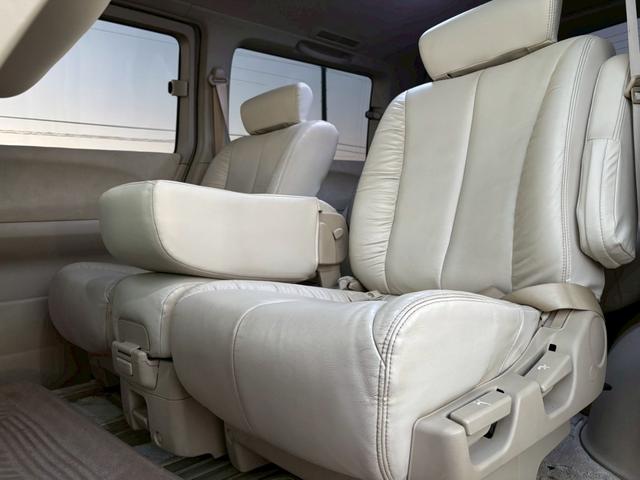 エルグランド ライダー 車検令和9年8月・ワンオーナー・4WD・サンルーフ・白本革・両側パワースライドドア・バックカメラ・社外18インチアルミホイール・オートエアコン(26枚目)