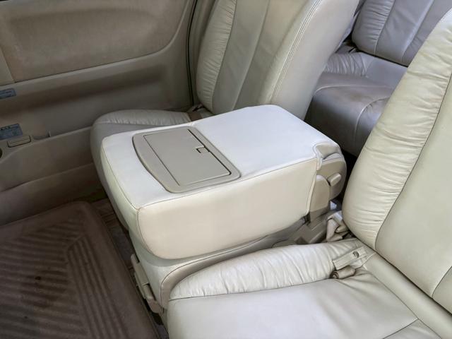 エルグランド ライダー 車検令和9年8月・ワンオーナー・4WD・サンルーフ・白本革・両側パワースライドドア・バックカメラ・社外18インチアルミホイール・オートエアコン(27枚目)