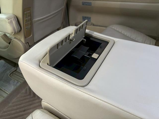 エルグランド ライダー 車検令和9年8月・ワンオーナー・4WD・サンルーフ・白本革・両側パワースライドドア・バックカメラ・社外18インチアルミホイール・オートエアコン(28枚目)