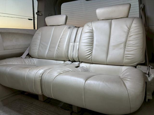 エルグランド ライダー 車検令和9年8月・ワンオーナー・4WD・サンルーフ・白本革・両側パワースライドドア・バックカメラ・社外18インチアルミホイール・オートエアコン(30枚目)