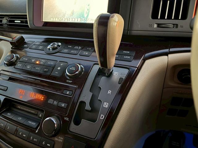 エルグランド ライダー 車検令和9年8月・ワンオーナー・4WD・サンルーフ・白本革・両側パワースライドドア・バックカメラ・社外18インチアルミホイール・オートエアコン(49枚目)