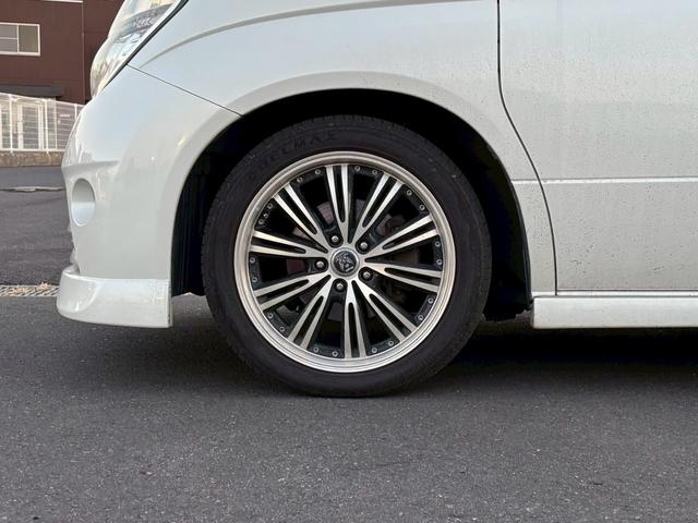 エルグランド ライダー 車検令和9年8月・ワンオーナー・4WD・サンルーフ・白本革・両側パワースライドドア・バックカメラ・社外18インチアルミホイール・オートエアコン(56枚目)