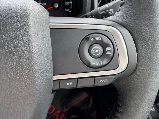 タフト Ｇ　ダーククロムベンチャー　届出済未使用車　ガラスルーフ　スマートアシスト　アダプティブクルーズコントロール　禁煙車　シートヒーター　コーナーセンサー　レーンキープ　スマートキー　ＬＥＤヘッド／フォグ　オートマチックハイビーム（10枚目）