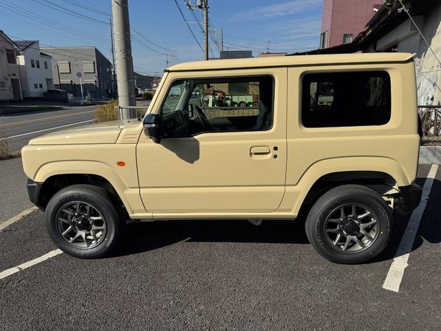 ジムニー ＸＣ　５型　マイナーチェンジ後　衝突防止装置　アイスト　フリーキー　盗難防止　フルフラットシート　シートヒータ　ＡＣ　サイドエアバッグ　ＥＳＰ　助手席エアバック　切替４ＷＤ　ＬＥＤへッドライト　アダプティブクルーズコントロール（9枚目）