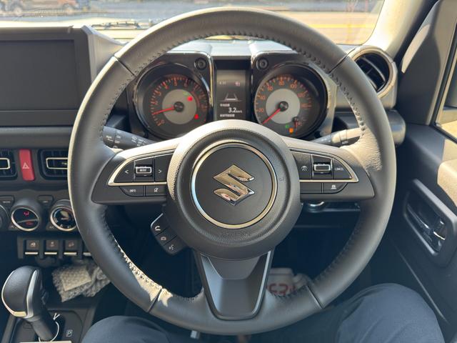 ジムニー ＸＣ　５型　マイナーチェンジ後　衝突防止装置　アイスト　フリーキー　盗難防止　フルフラットシート　シートヒータ　ＡＣ　サイドエアバッグ　ＥＳＰ　助手席エアバック　切替４ＷＤ　ＬＥＤへッドライト　アダプティブクルーズコントロール（15枚目）