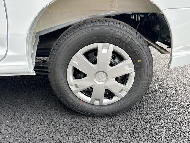 ハイゼットカーゴ クルーズ 届出済未使用車 R7年12月登録 LEDパック LEDフォグランプ パールホワイト色 スマアシ スマートキー プッシュスタート パワーウインドウ 電動格納ミラー アイドリングストップ コーナーセンサー(33枚目)