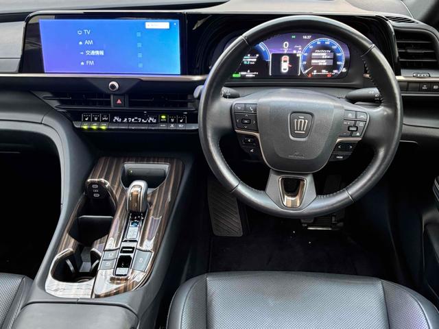 クラウンクロスオーバー Gアドバンスド・レザーパッケージ モデリスタエアロ パノラミックビュー デジタルインナーミラー 黒革レザーシート BSM シートヒーター 4WD レーンアシスト パワーシート 衝突被害軽減システム(3枚目)