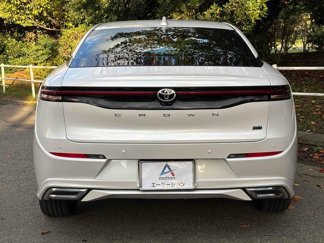 クラウンクロスオーバー Gアドバンスド・レザーパッケージ モデリスタエアロ パノラミックビュー デジタルインナーミラー 黒革レザーシート BSM シートヒーター 4WD レーンアシスト パワーシート 衝突被害軽減システム(14枚目)