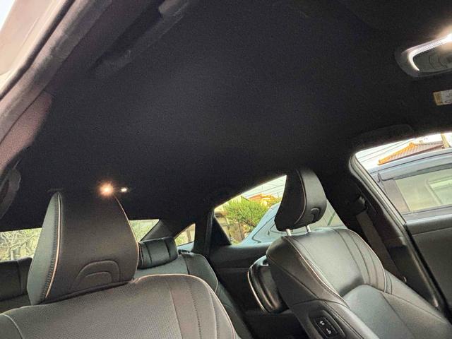 クラウンクロスオーバー Gアドバンスド・レザーパッケージ モデリスタエアロ パノラミックビュー デジタルインナーミラー 黒革レザーシート BSM シートヒーター 4WD レーンアシスト パワーシート 衝突被害軽減システム(37枚目)