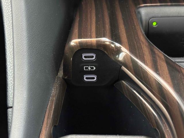 クラウンクロスオーバー Gアドバンスド・レザーパッケージ モデリスタエアロ パノラミックビュー デジタルインナーミラー 黒革レザーシート BSM シートヒーター 4WD レーンアシスト パワーシート 衝突被害軽減システム(42枚目)